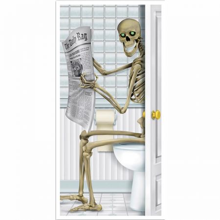 D&eacute;coration porte squelette aux toilettes